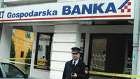 Dvojica maskiranih mladića opljačkali Gospodarsku ban