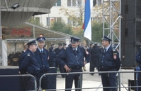 Potežu pištolje na policajce