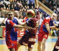 Borac napada Bosnu
