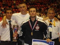 Karatisti Sinđelića vlasnici 12 medalja