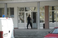 Pesnicama htjeli da namire dug
