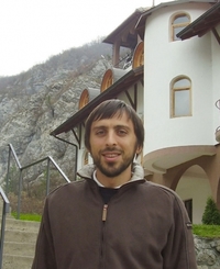 Go­ran Ga­vran­čić u ma­nas­tiru Do­brun kod Vi­še­gra­da