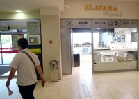 Policija traga za razbojnikom sa mopeda