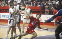Borac m:tel na startu sa Vardarom