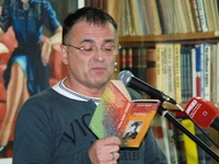 Lečić u ulozi Šantića