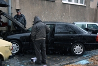 Mercedes taksiste posut benzinom i zapaljen 