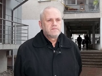 Pokrali hranu i piće koji su ostali poslije sahrane