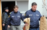 Preminula Emili Prusac, njena sestra kritično