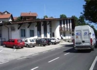 Napao inspektora i oštetio službeno vozilo