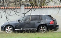 Zoranu Mugoši zapaljena auta u dvorištu kuće