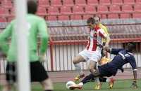 Partizan čuva prednost, poraz Voše