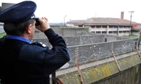 Zatvorski čuvari iz Novog Sada uhapšeni zbog mita