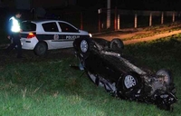 Prevrnuo se automobil, a vozača izvukli vatrogasci