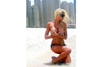 Jelena Karleuša na istoku u toplesu!