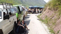 Rafting sezona počela višečasovnim čekanjem na prelazu Hum