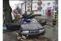 U olujnom nevremenu u Vinkovcima poginula jedna osoba