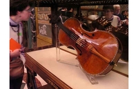 Polomljeno Stradivariusovo violončelo