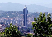 Starac preminuo tokom trke u penjanju na neboder