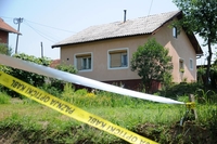 Maskirani razbojnici napali i vezali starca