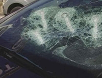 Muškarac razbio šajbe na dva automobila u Srebrenici
