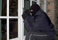 Lopovi ukrali nakit, satove i pištolj