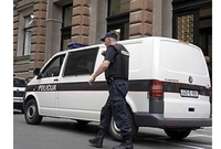 Poznanika ubo nožem u leđa zbog djevojke
