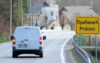 Teslić: Vozač se prevrnuo i sletio u Malu Usoru