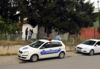 Policija traga za napadačima na staricu