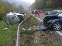 Zenica: Sudarila se dva automobila, putnici prevezeni u bolnicu