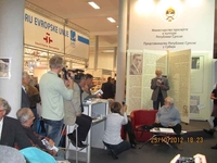 Knjiga stihova na štandu Srpske