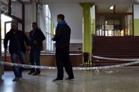 Pretres đačkih torbi zbog ranjavanja nožem