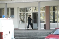 Četvorici pritvor, policajac na slobodi 