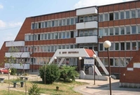 Udarili skuterom u traktor, 17-godišnjak poginuo, dječak teško povređen 