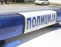 Sletio s puta i udario u drvo
