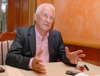 Matija Bećković: Srpska intelektualna elita se opredeljuje unazad 