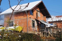 Ubila novorođenče i zatrpala ga lišćem