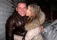 Vlado Georgiev u zagrljaju lepe plavuše! 