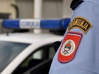 Otac i sin napali policajce