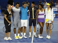 Novak i zvijezde za djecu uoči Melburna