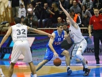 Partizan grabi ka vrhu