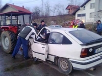 U saobraćajnoj nesreći povrijeđeni vozači i djevojčica