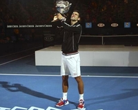 Novak Đoković kao Bon Skot