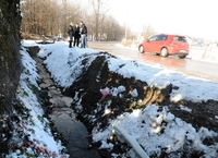 Kombijem sletio u kanal i poginuo