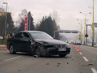 Tuzla: U sudaru automobila tri osobe povrijeđene FOTO