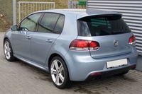 Ukraden golf šest