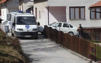 Privedeno  šest policajaca