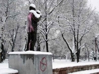 Oskrnavljen spomenik Šabanu Bajramoviću