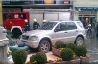 Projurio kroz Ferhadiju i parkirao se ispred Vječne vatre