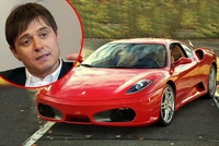 Piksi kupio sinu Ferari od 150.000 evra!