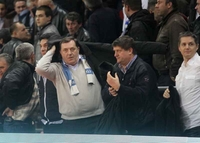 Lisac poklonio prsten Dodiku